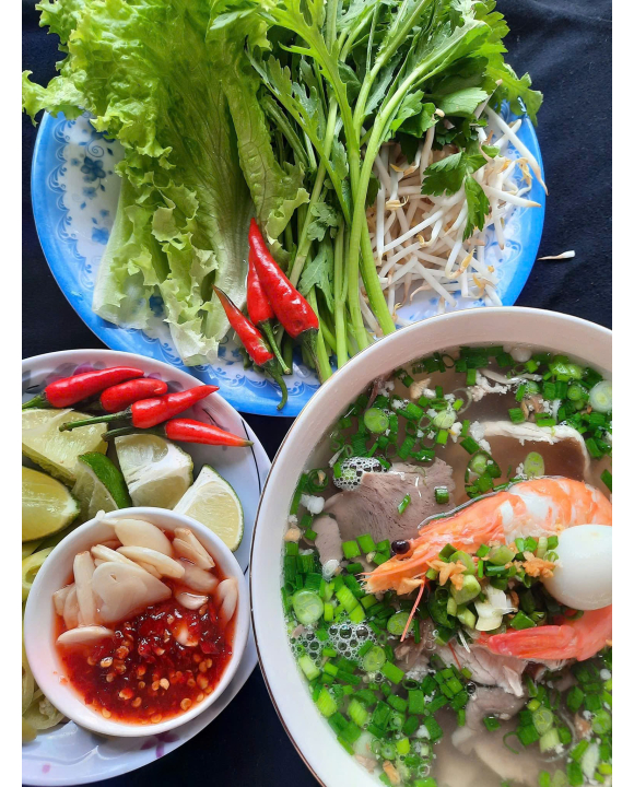 Mì tươi khô hoặc nước tôm - tim - trứng - nạc bằm