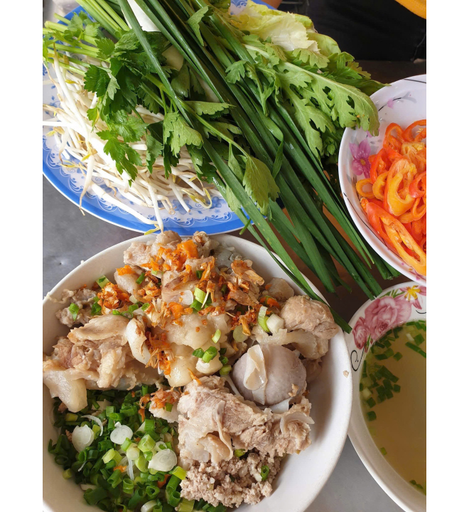 Hủ tiếu khô hoặc nước - sườn