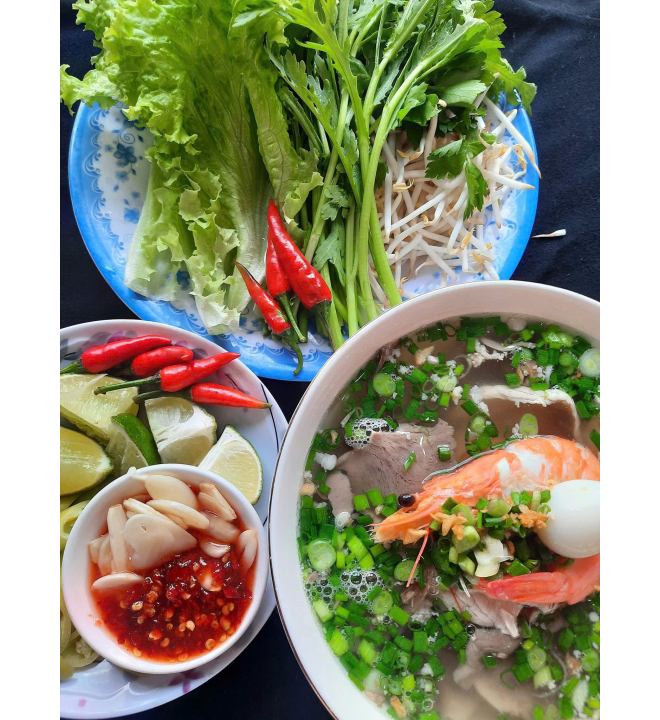 Mì tươi khô hoặc nước tôm - tim - trứng - nạc bằm